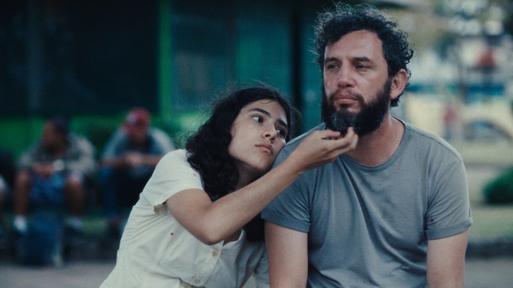 Filmrecensie: Tengo sueños eléctricos – Intiem vader-dochterdrama