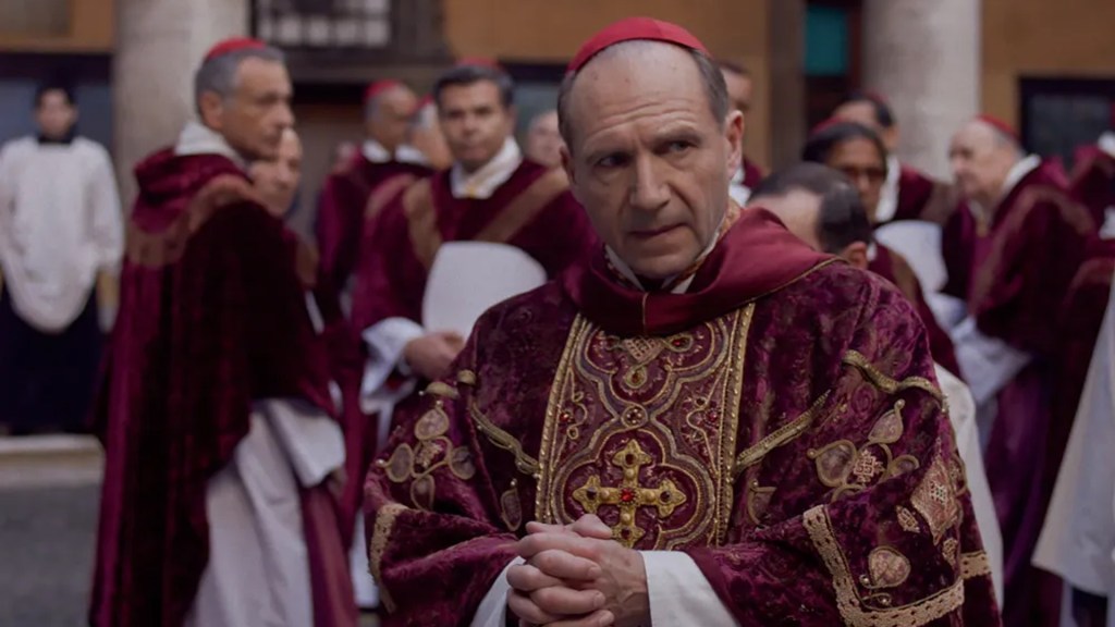 Conclave: een religieuze thriller met Ralph Fiennes als&nbsp;kardinaal