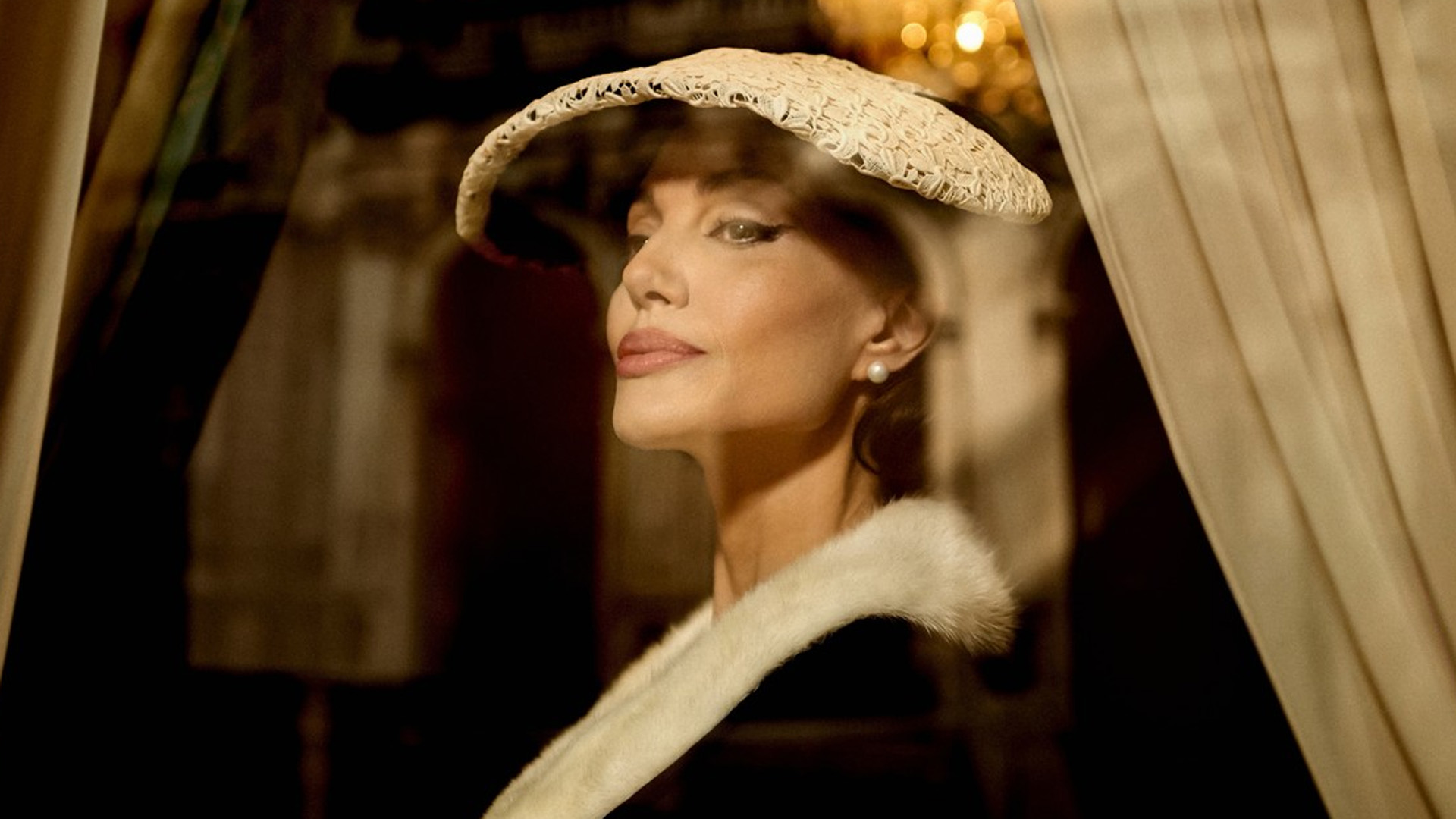 Angelina Jolie ontvangt Desert Palm Achievement Award