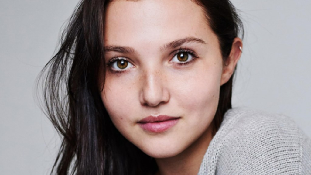 Mia McKenna-Bruce speelt hoofdrol in nieuwe film van Claire Denis