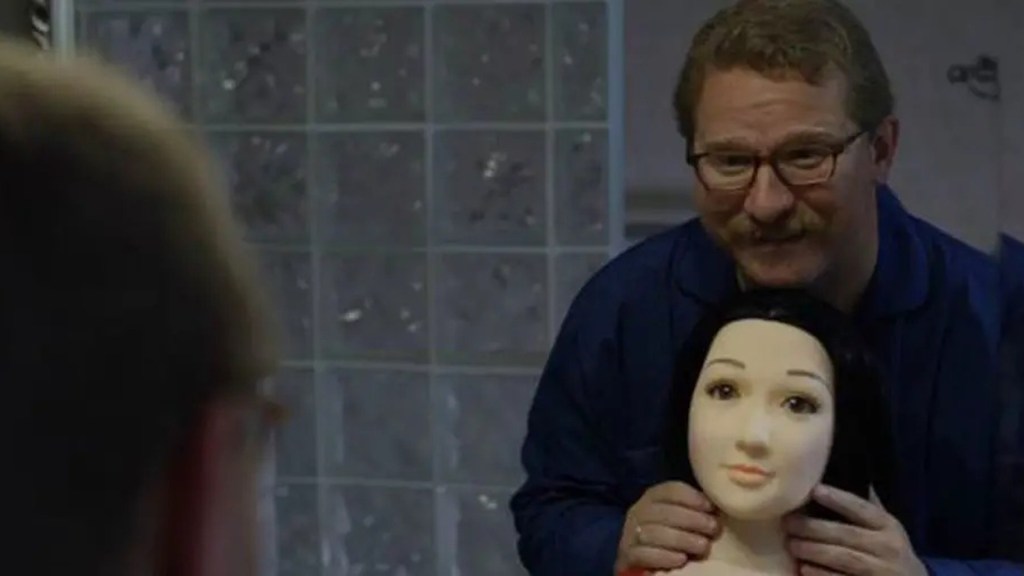Filmrecensie: Doll It Up – Liefde is soms… van kunststof