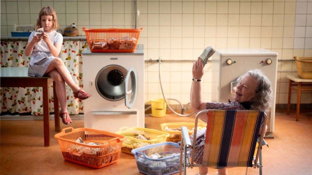 Filmrecensie – Two to One: Komedie over oude biljetten en nieuwe dromen