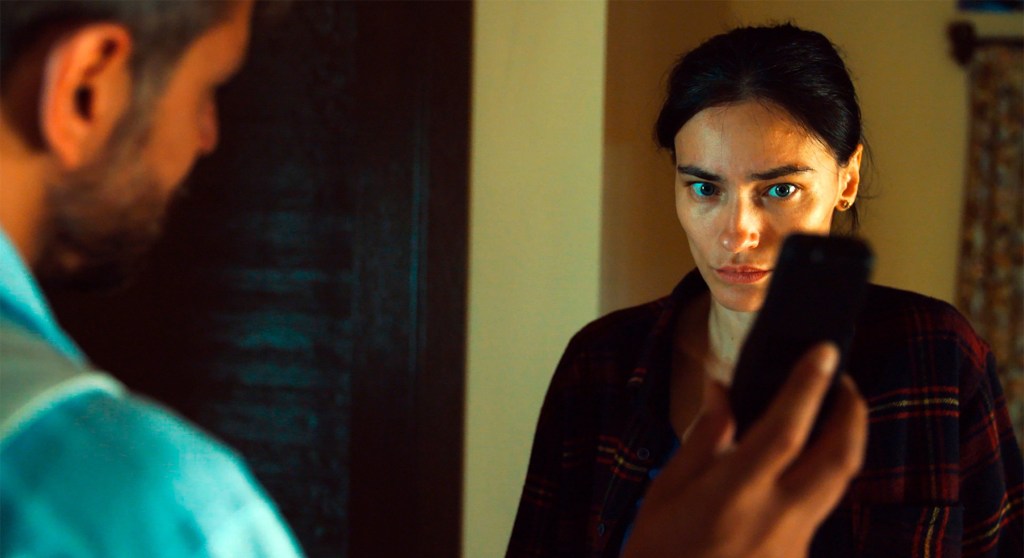 Trailer voor drama Confidante