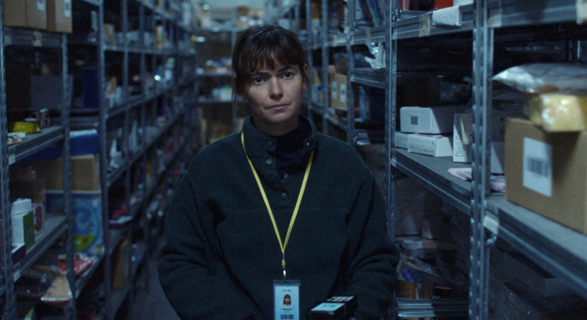 Filmrecensie: On Falling – Het monotone leven van Aurora