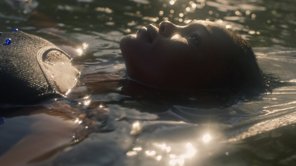 Filmrecensie: Fantastique – De lenigheid én veerkracht van Fanta