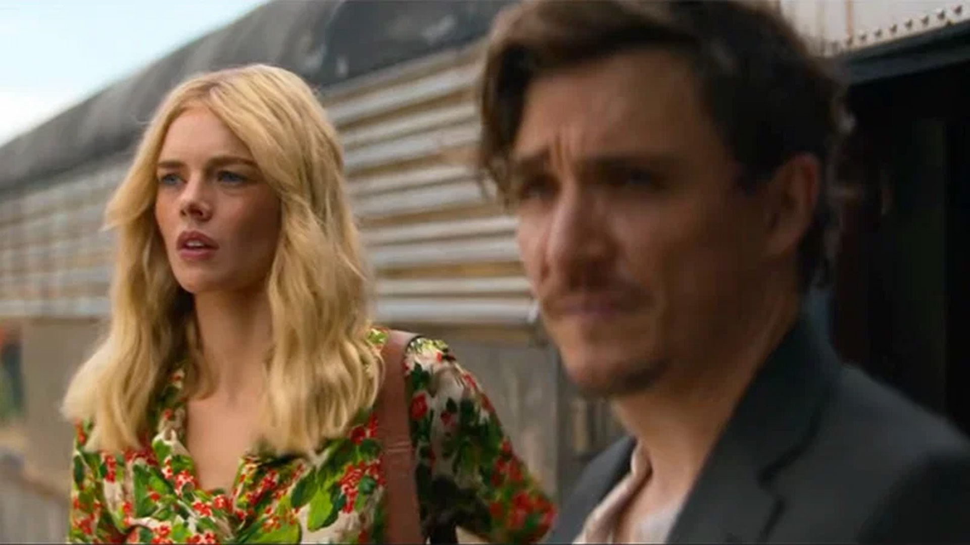 Trailer voor Carolina Caroline met Samara Weaving en Kyle Gallner